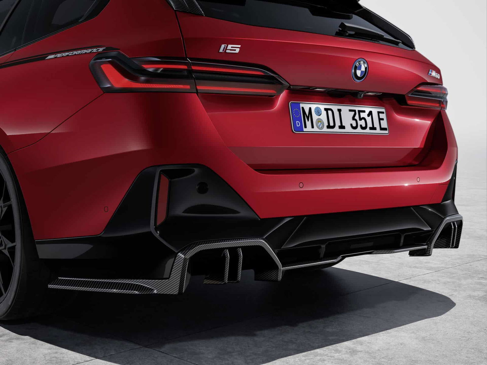 BMW i5 Touring with M Performance rear diffuser