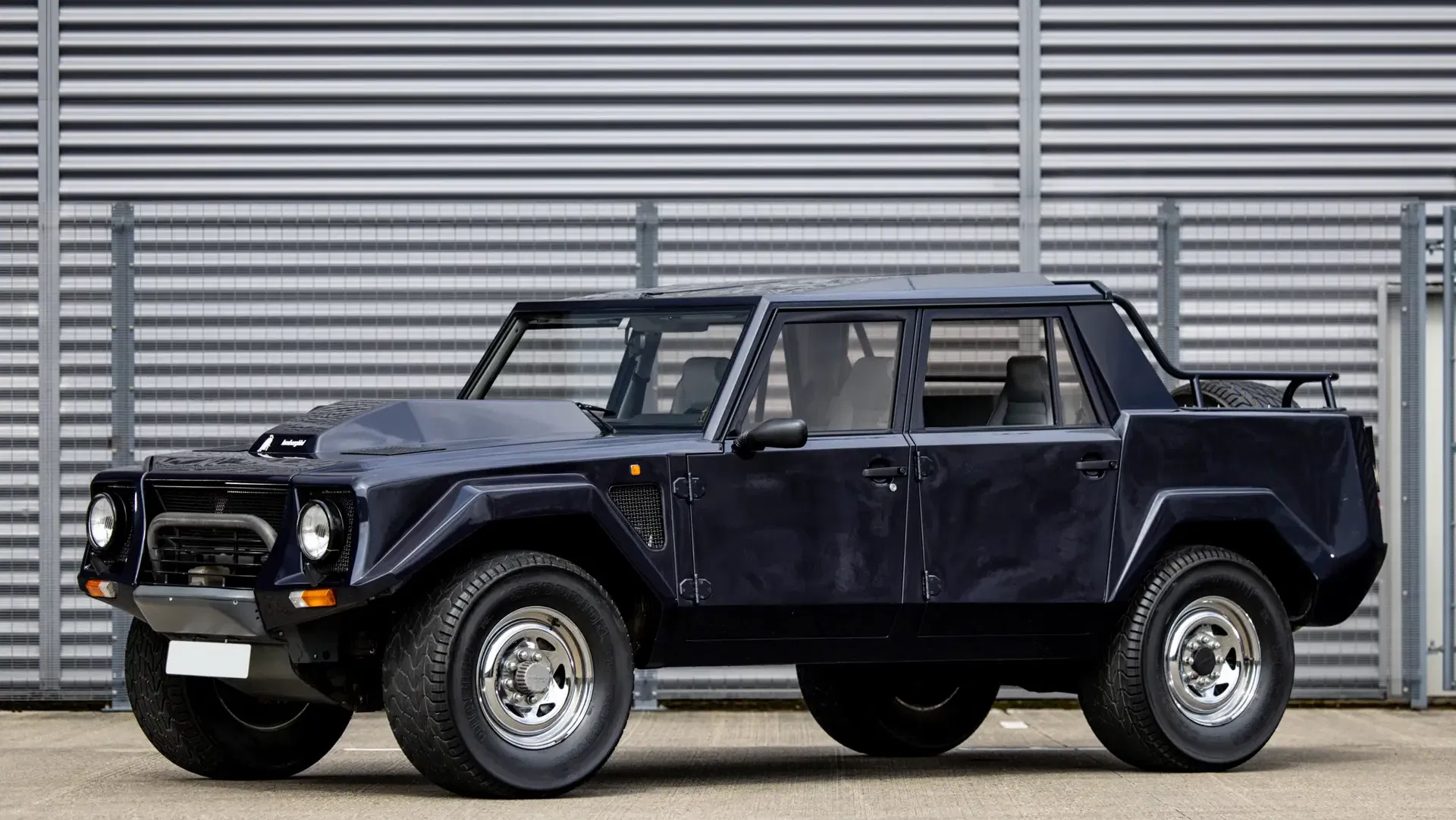 Lamborghini LM002 - front 3/4