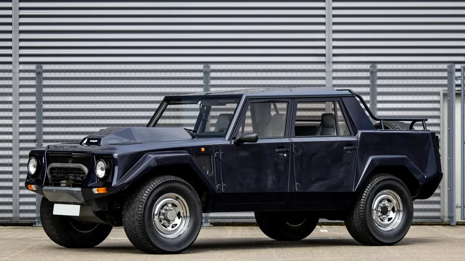 Lamborghini LM002 - front 3/4
