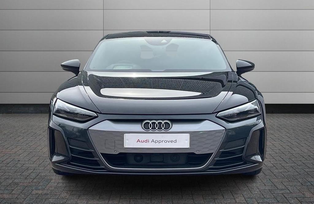 Audi E-Tron GT - front