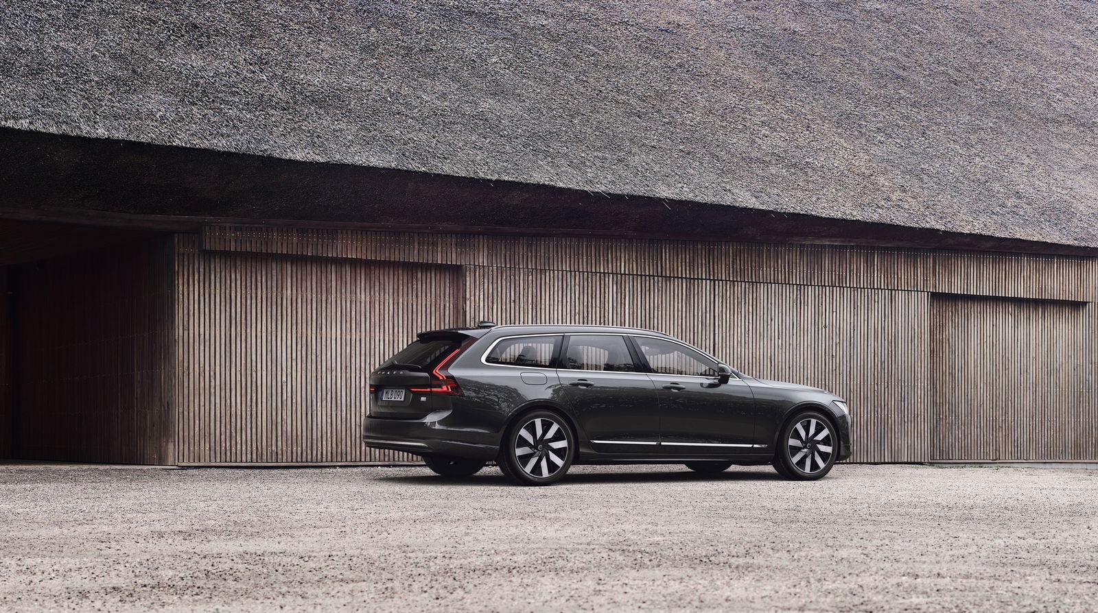 Volvo V90 - rear