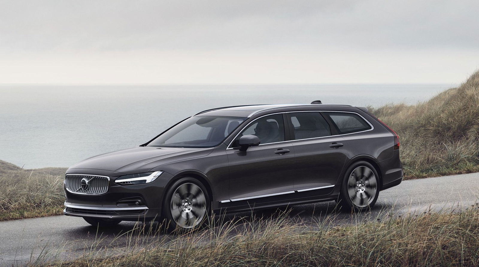 Volvo V90 - front