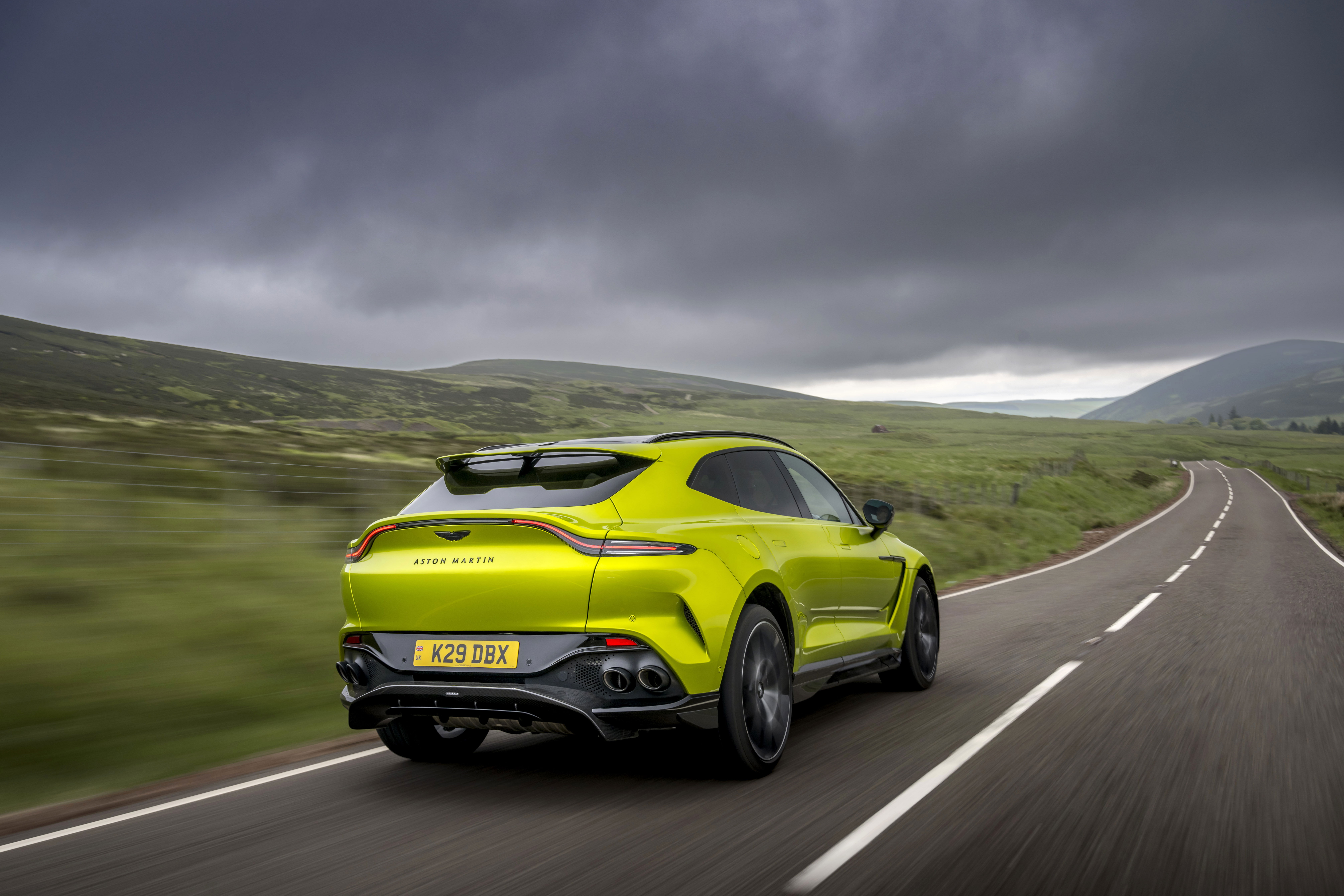 Aston Martin DBX707 - rear