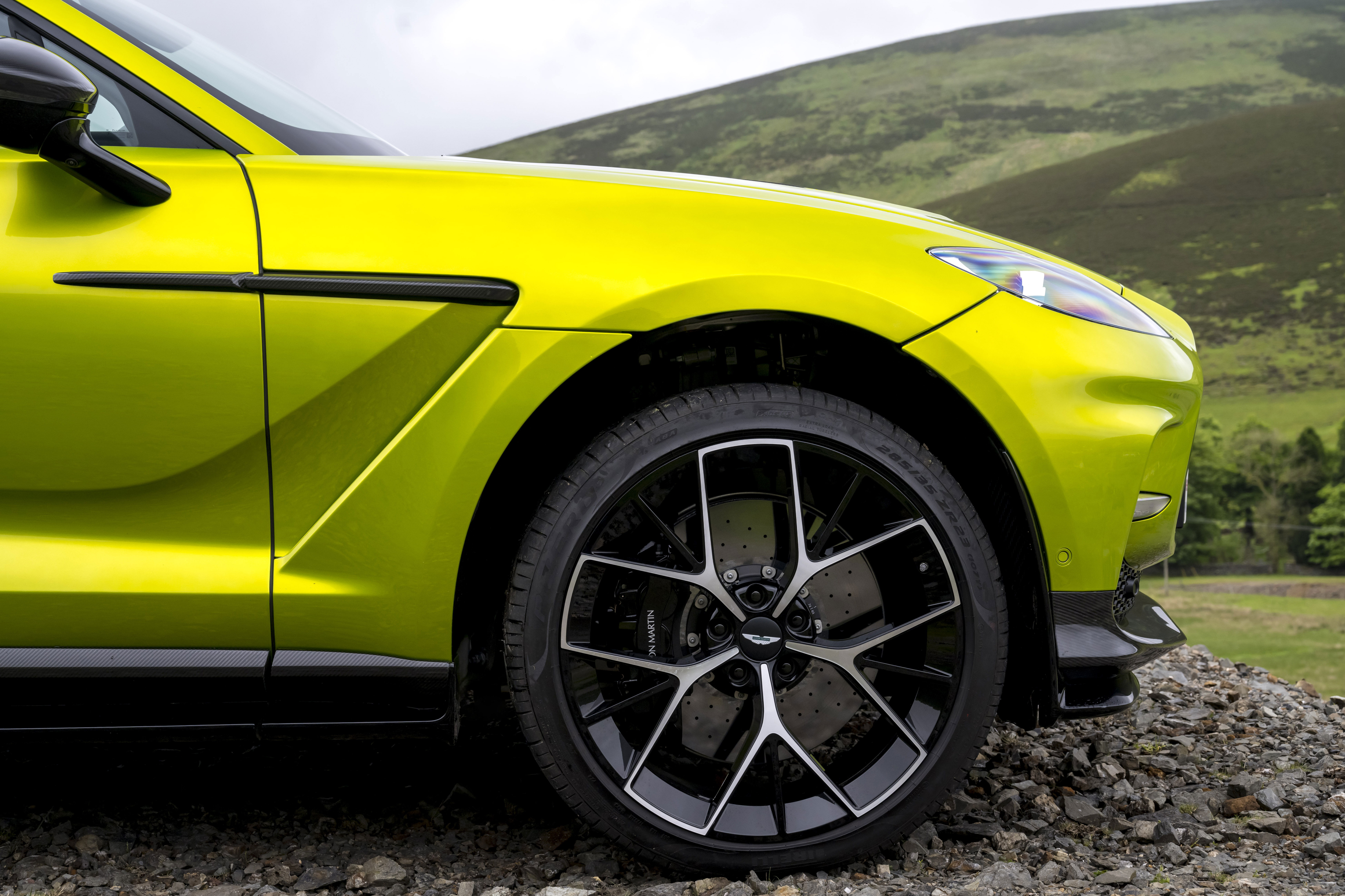Aston Martin DBX707 - front detail