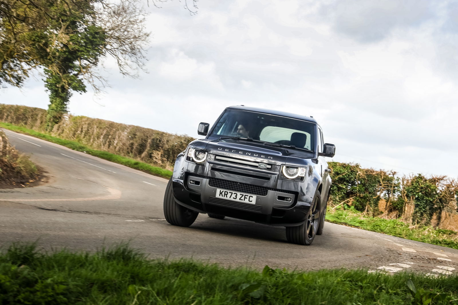Land Rover Defender 130 V8 - driving