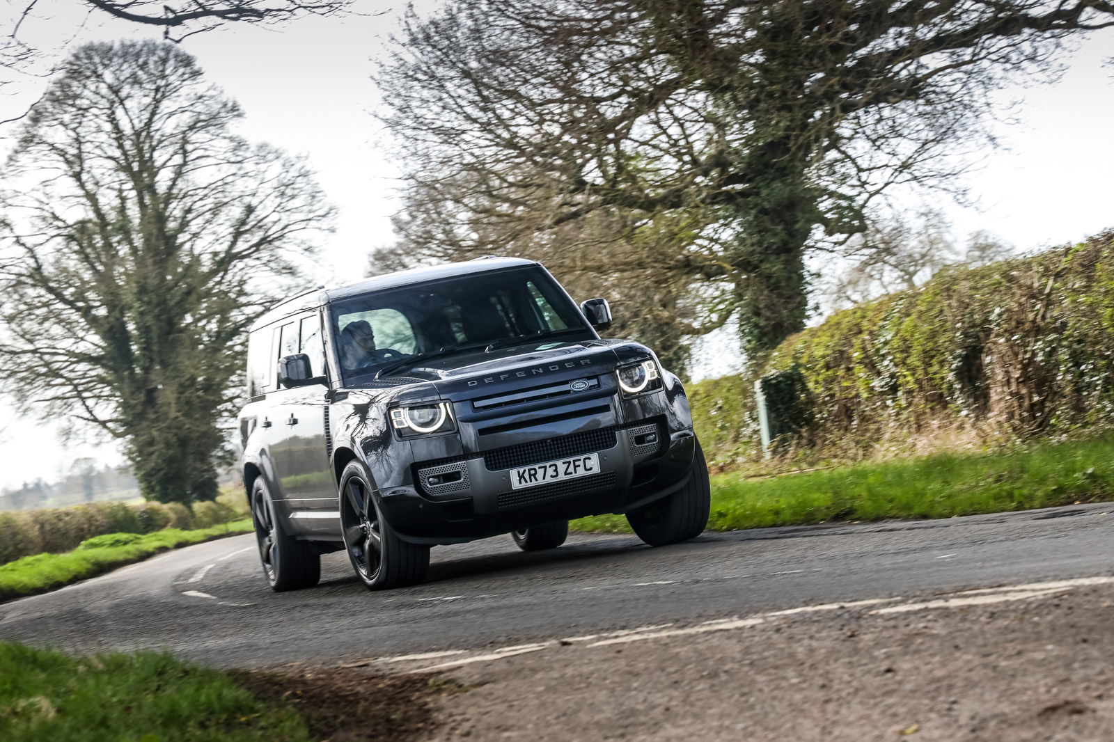 Land Rover Defender 130 V8 - front