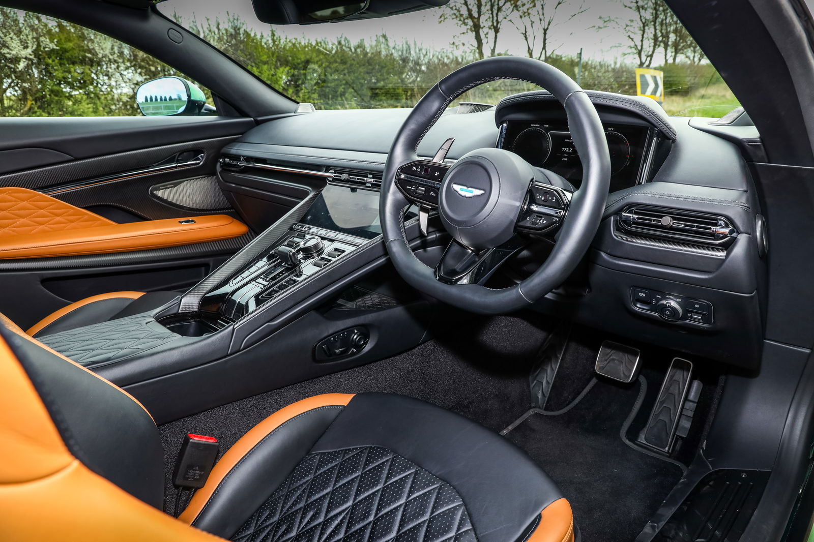 Aston Martin DB12 - interior
