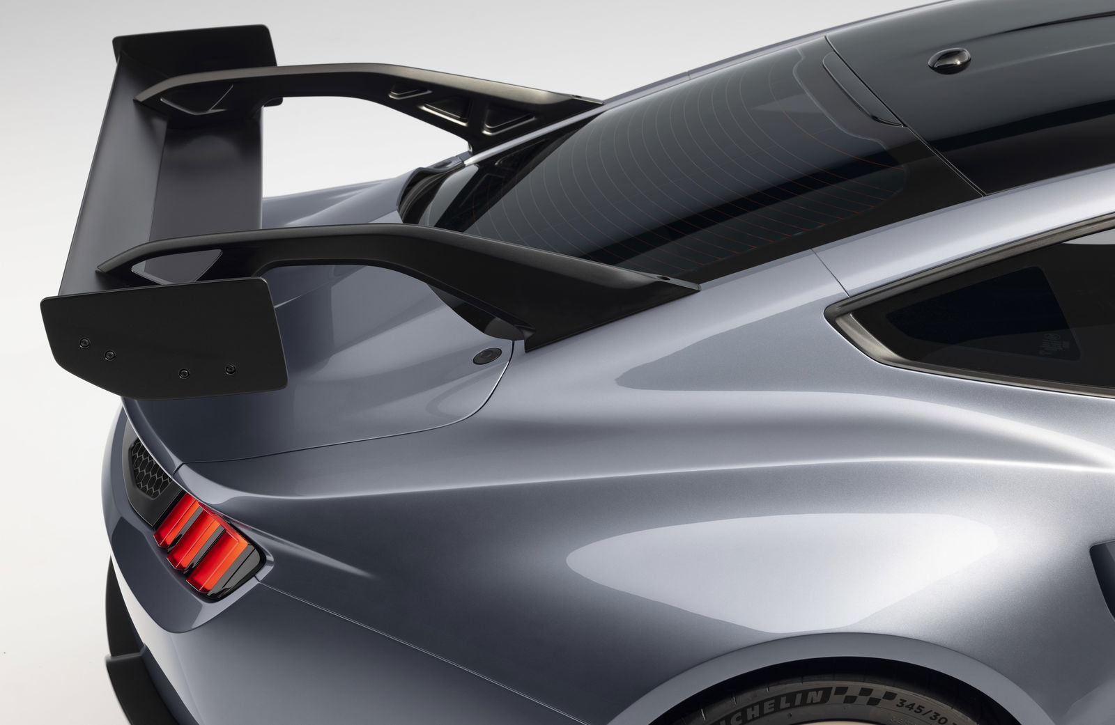 Ford Mustang GTD - rear wing detail