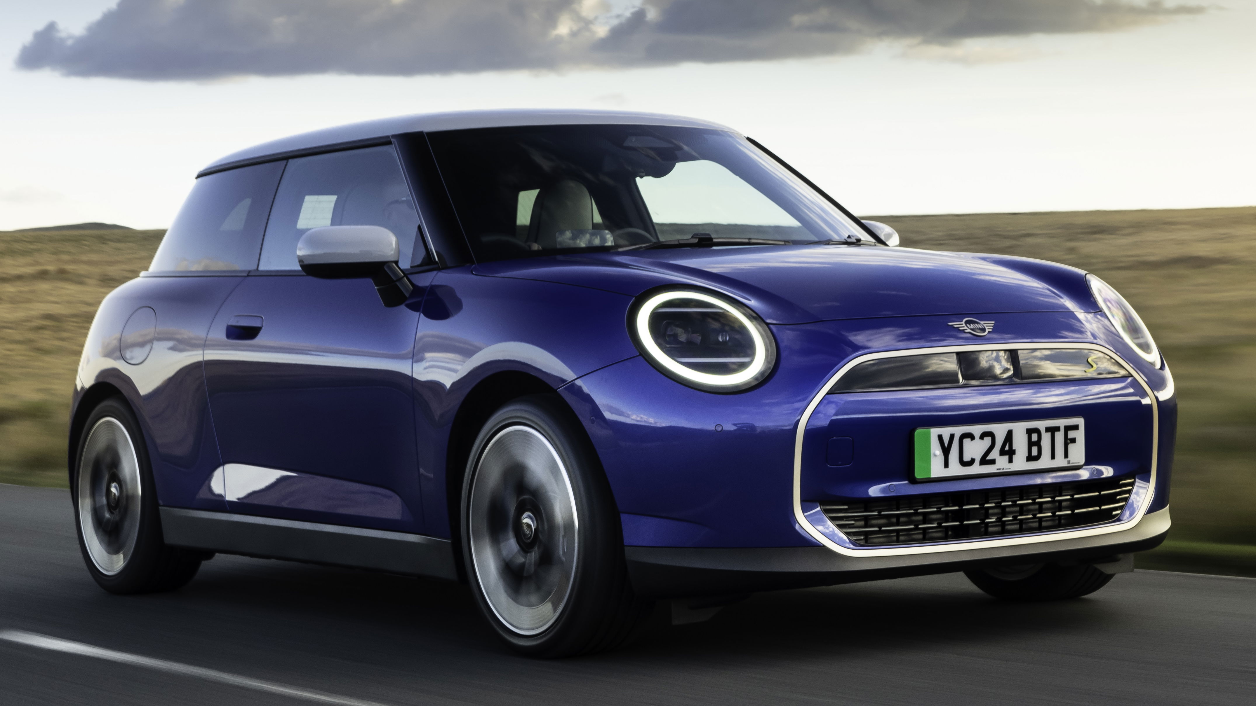 Mini Cooper SE - front