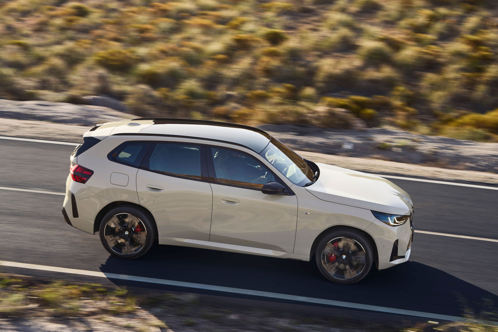 BMW X3 M50 - side