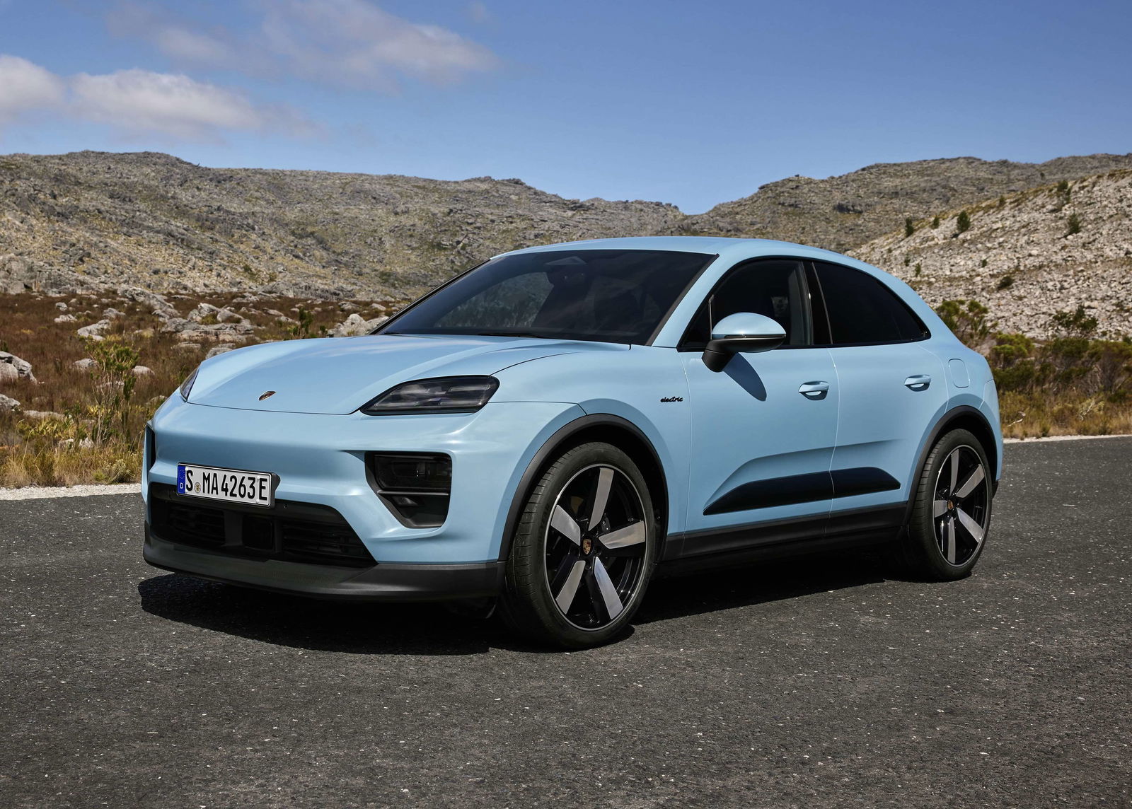 Porsche Macan - front