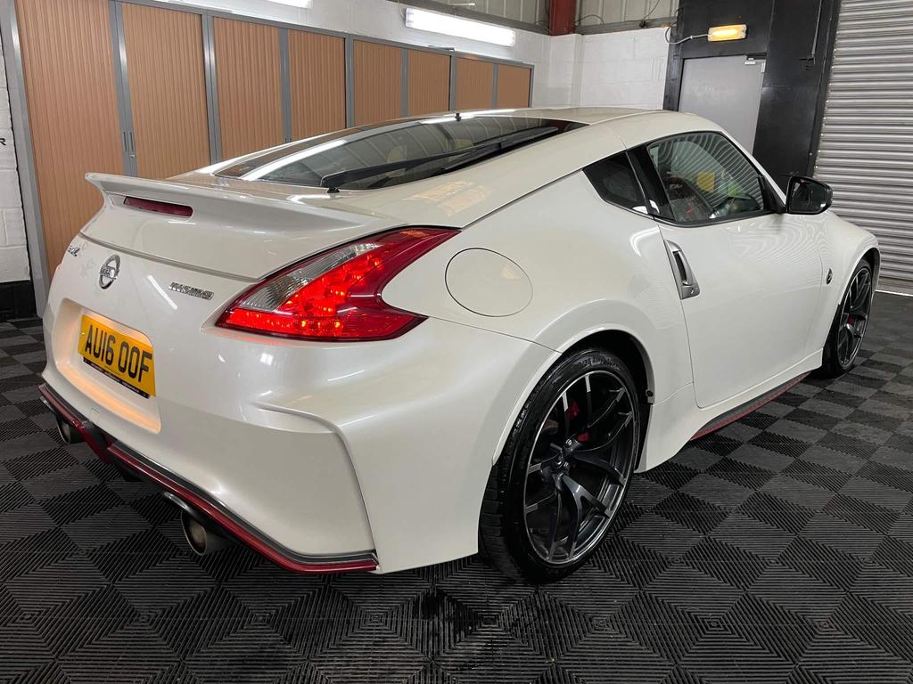 Nissan 370Z Nismo - rear
