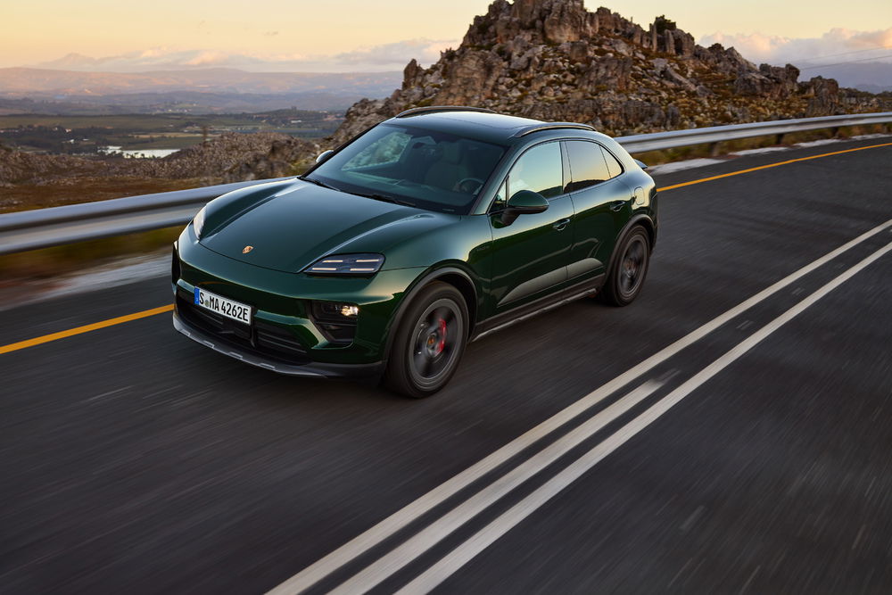 Porsche Macan 4S with Off-Road Design Package - front