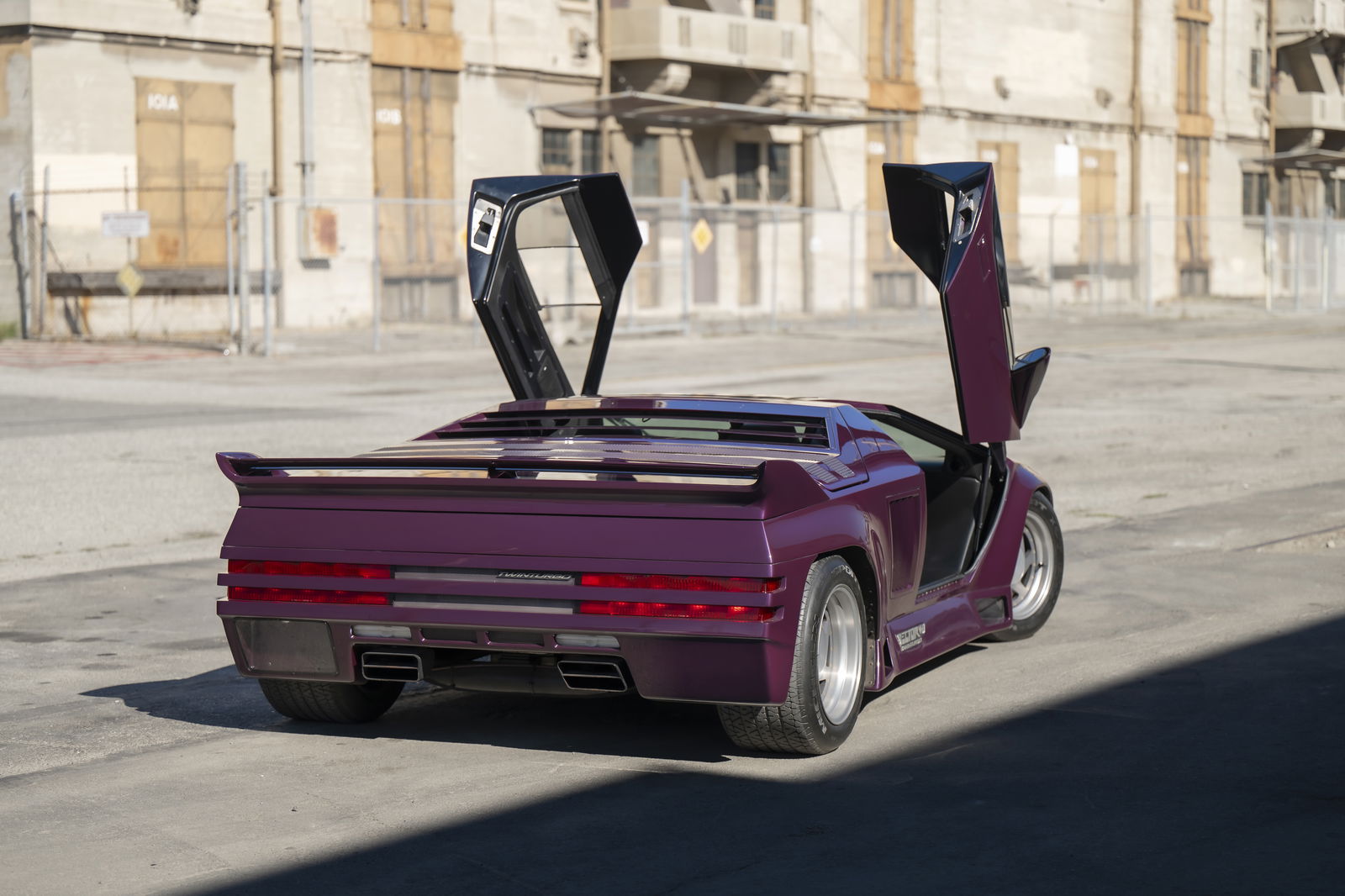 Vector W8 Twin Turbo - rear