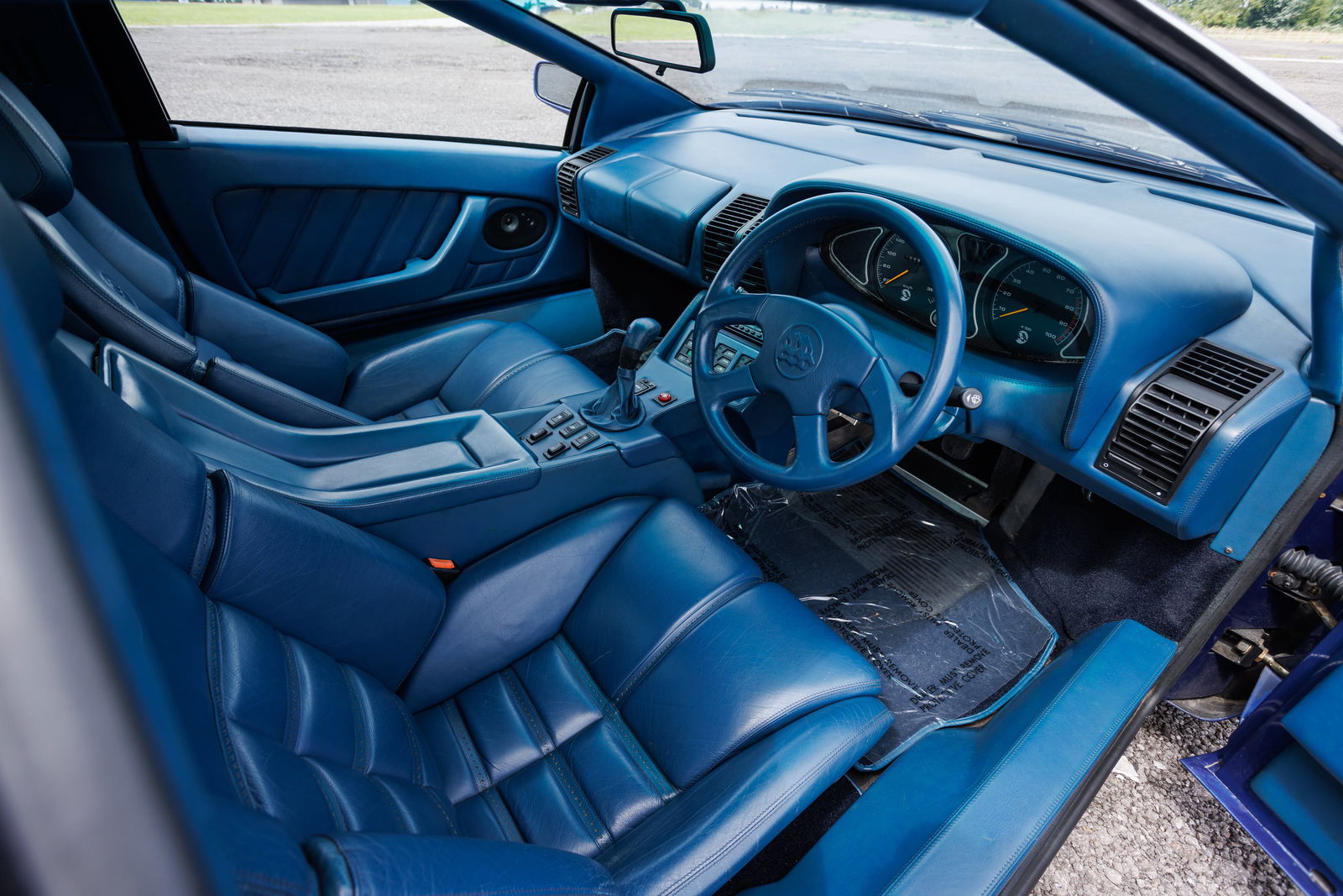 Cizeta V16T - interior