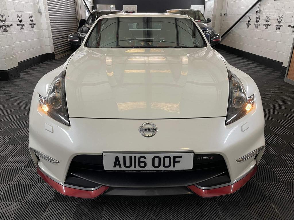 Nissan 370Z Nismo - front