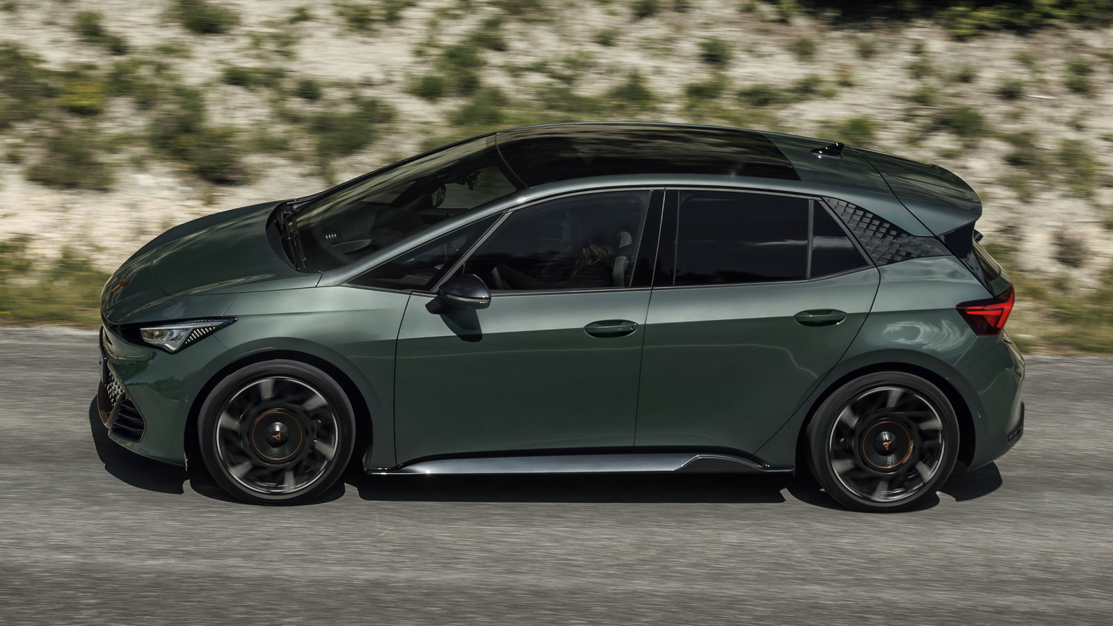 Cupra Born VZ - side