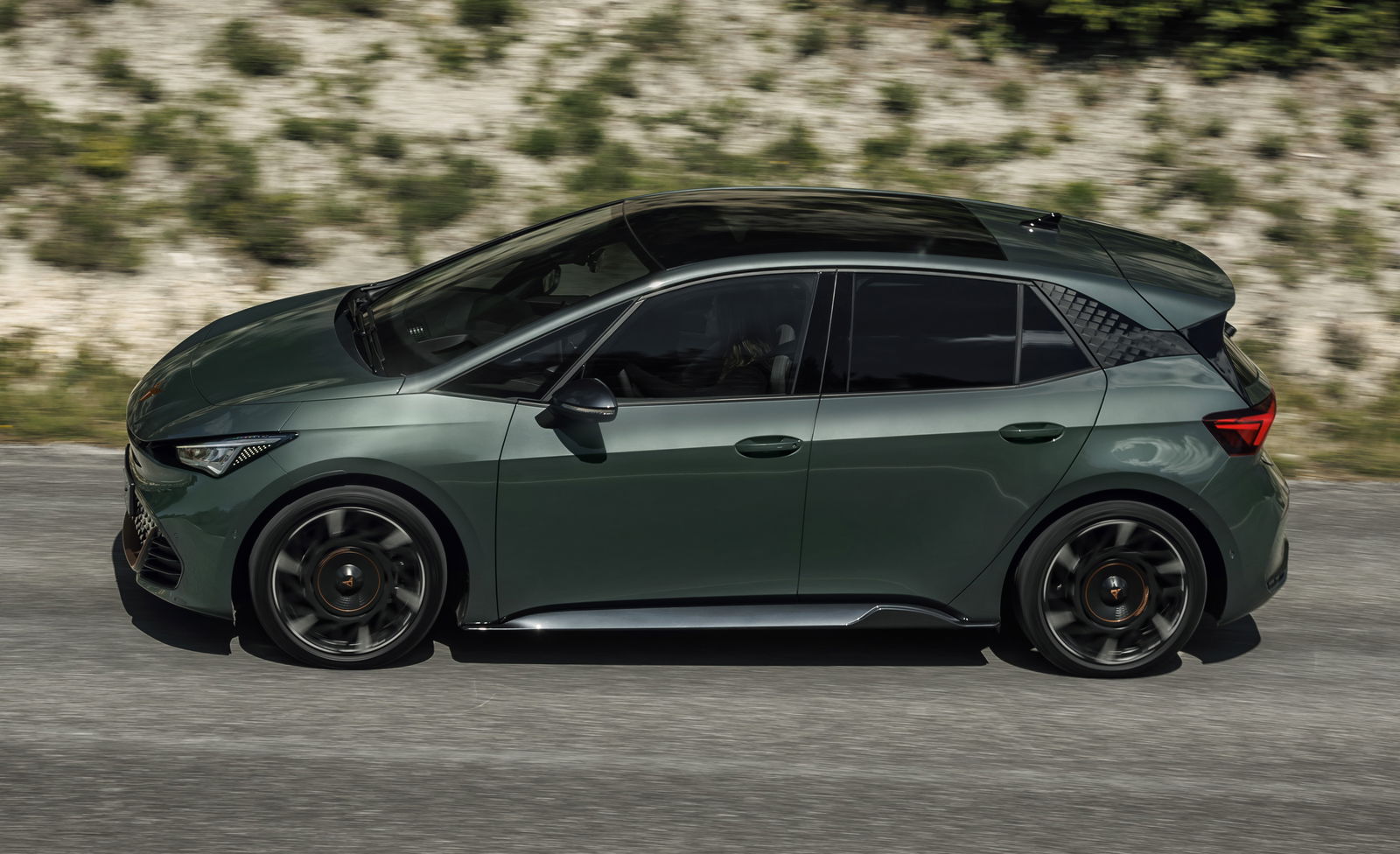 Cupra Born VZ - side