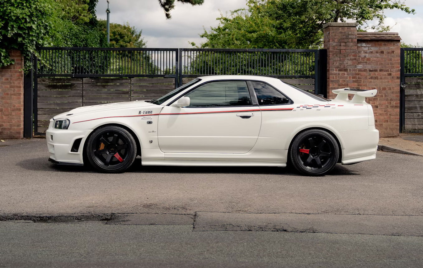 Nissan Skyline Nismo R-Tune - side