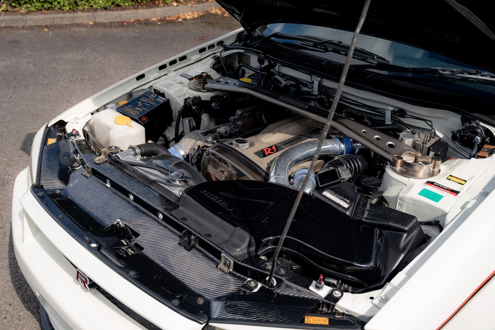 Nissan Skyline Nismo R-Tune - engine bay