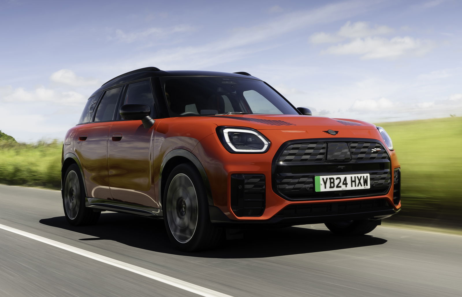 Mini Countryman SE - front, dynamic
