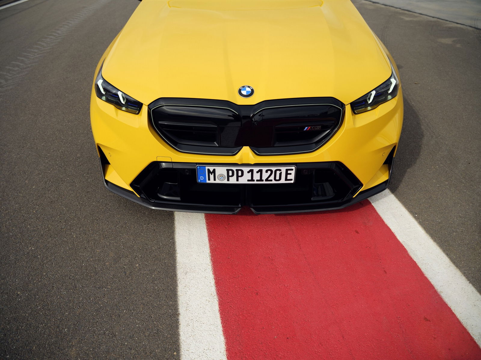 BMW M5 with M Performance parts - front detail