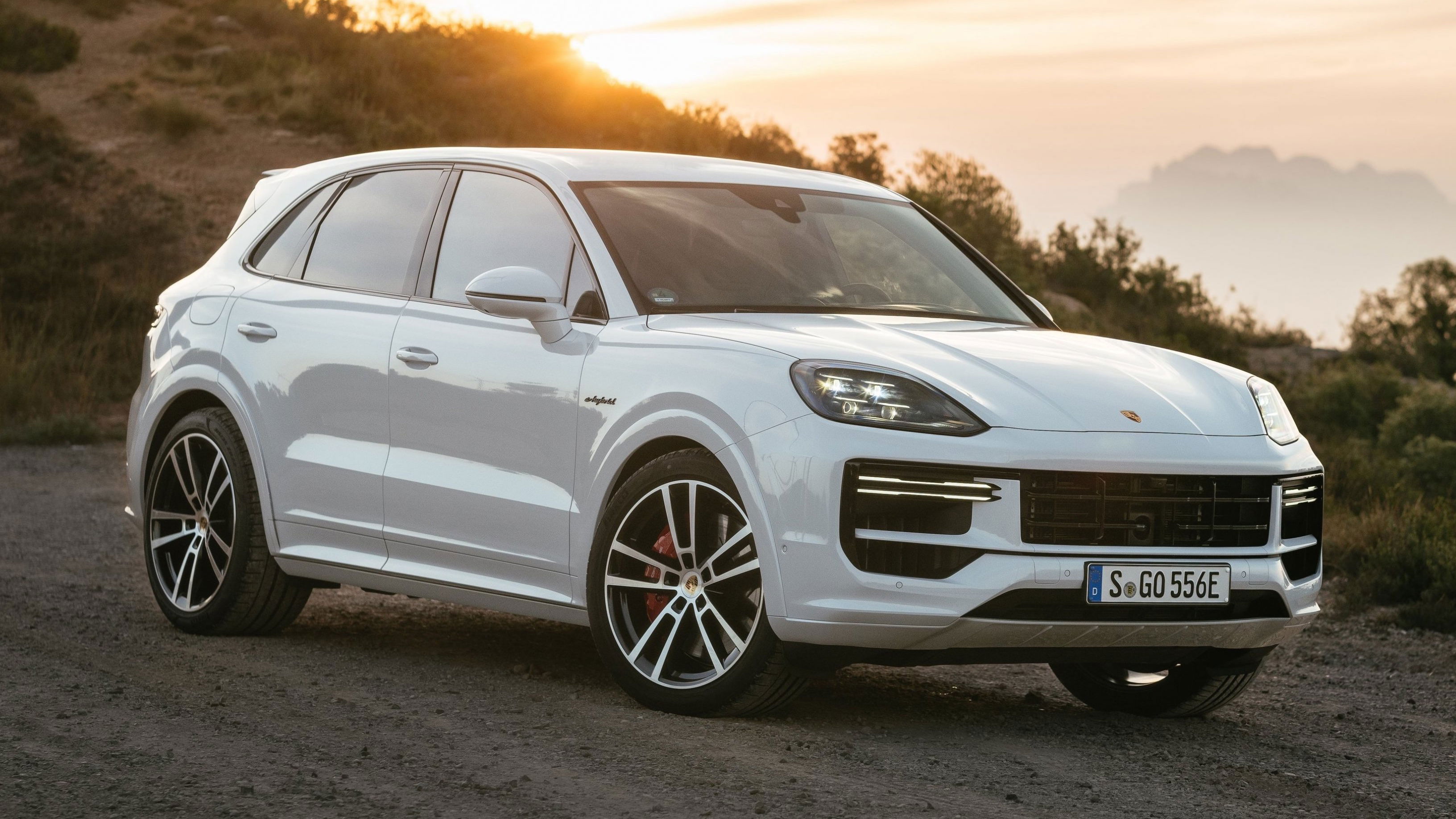 Porsche Cayenne - front