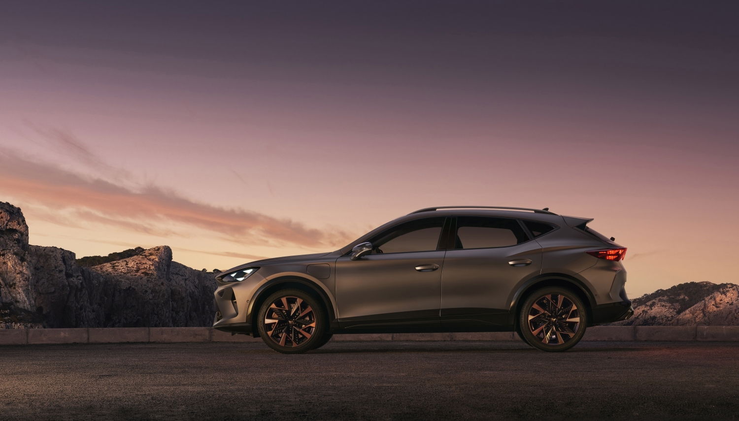 Cupra Formentor - side
