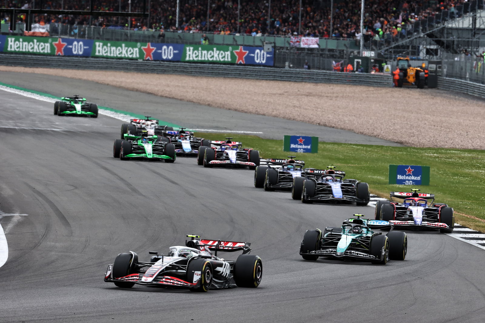 Hulkenberg takes Copse. ©: Davenport / XPB Images