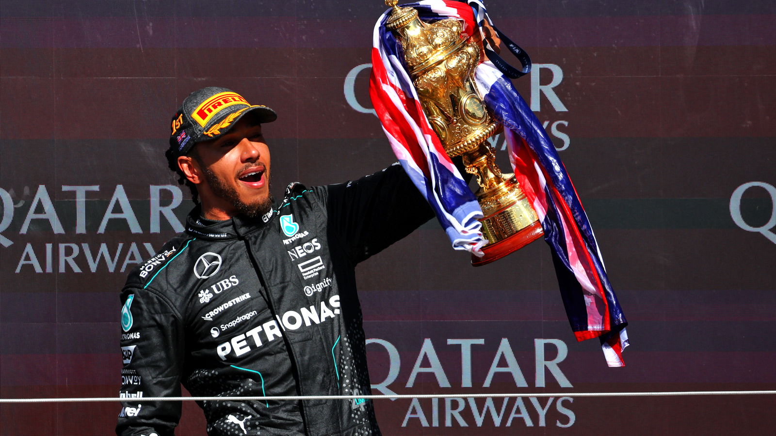 Lewis Hamilton celebrates his victory. ©: Batchelor / XPB Images