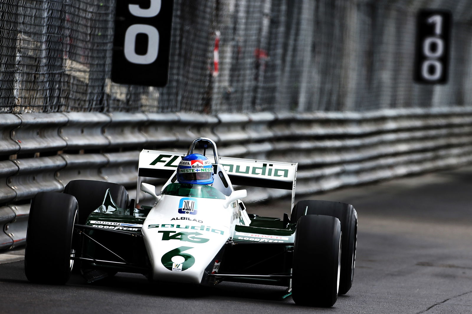 Williams FW08