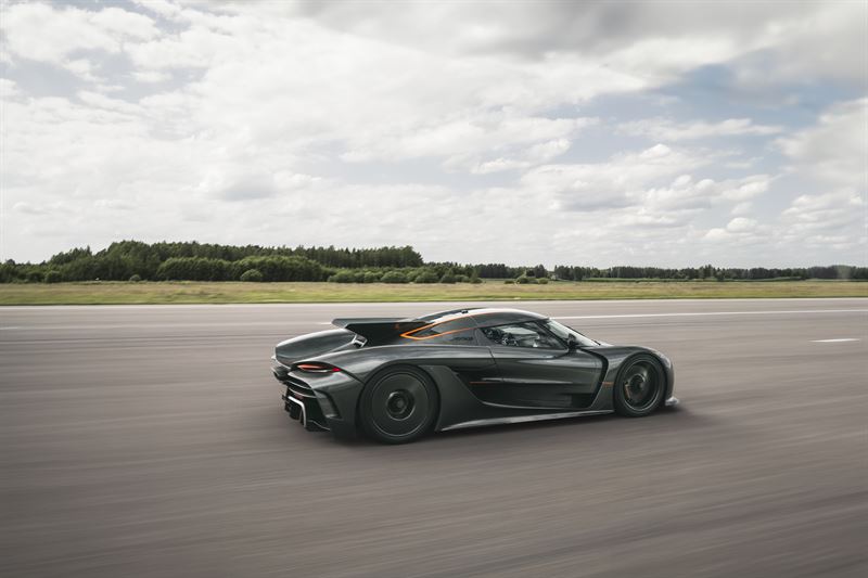 Koenigsegg Jesko Absolut - side