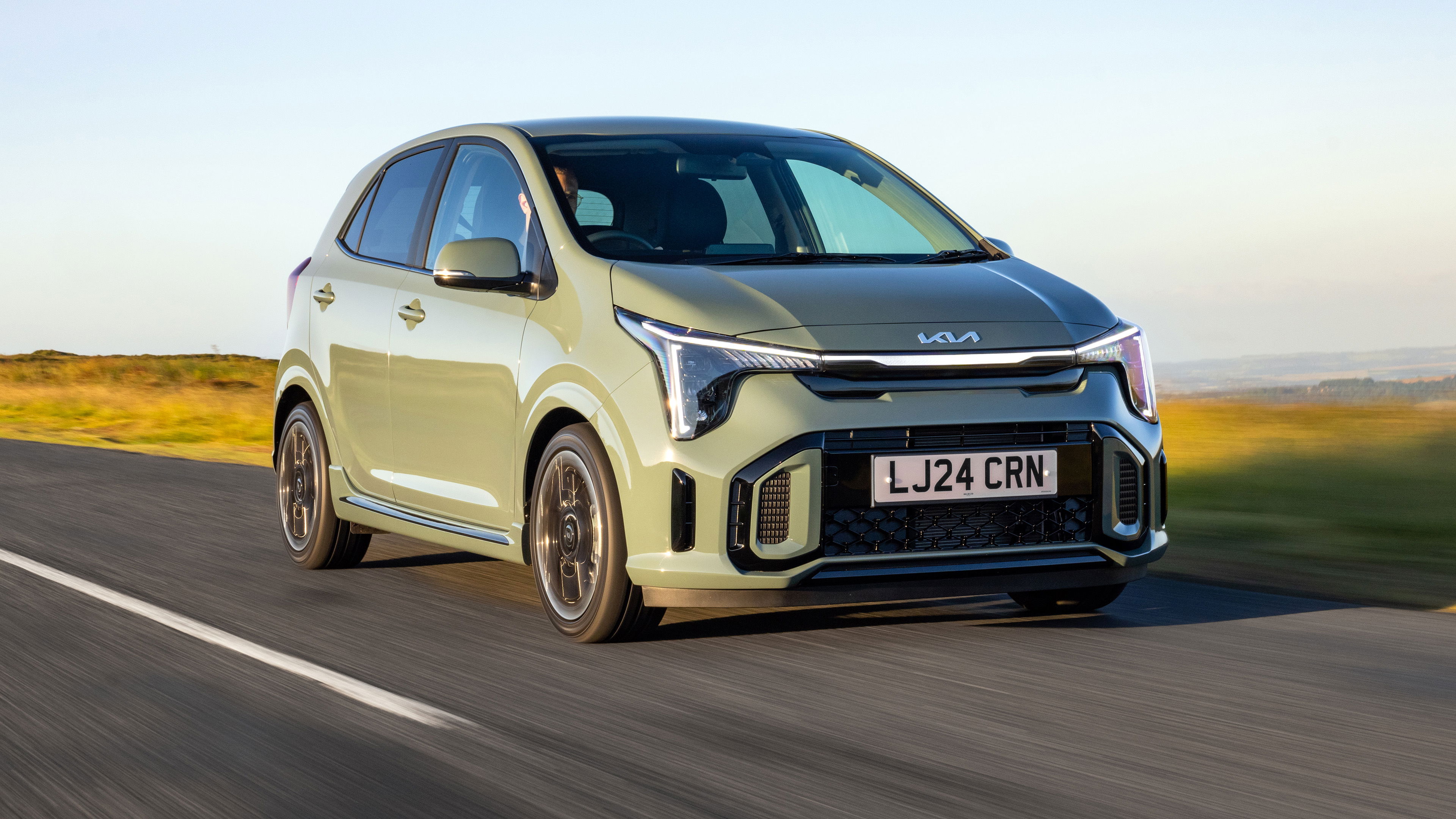 Kia Picanto front 3/4, driving