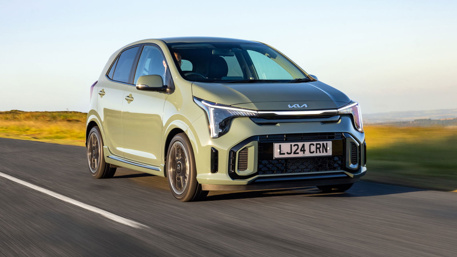 Kia Picanto front 3/4, driving