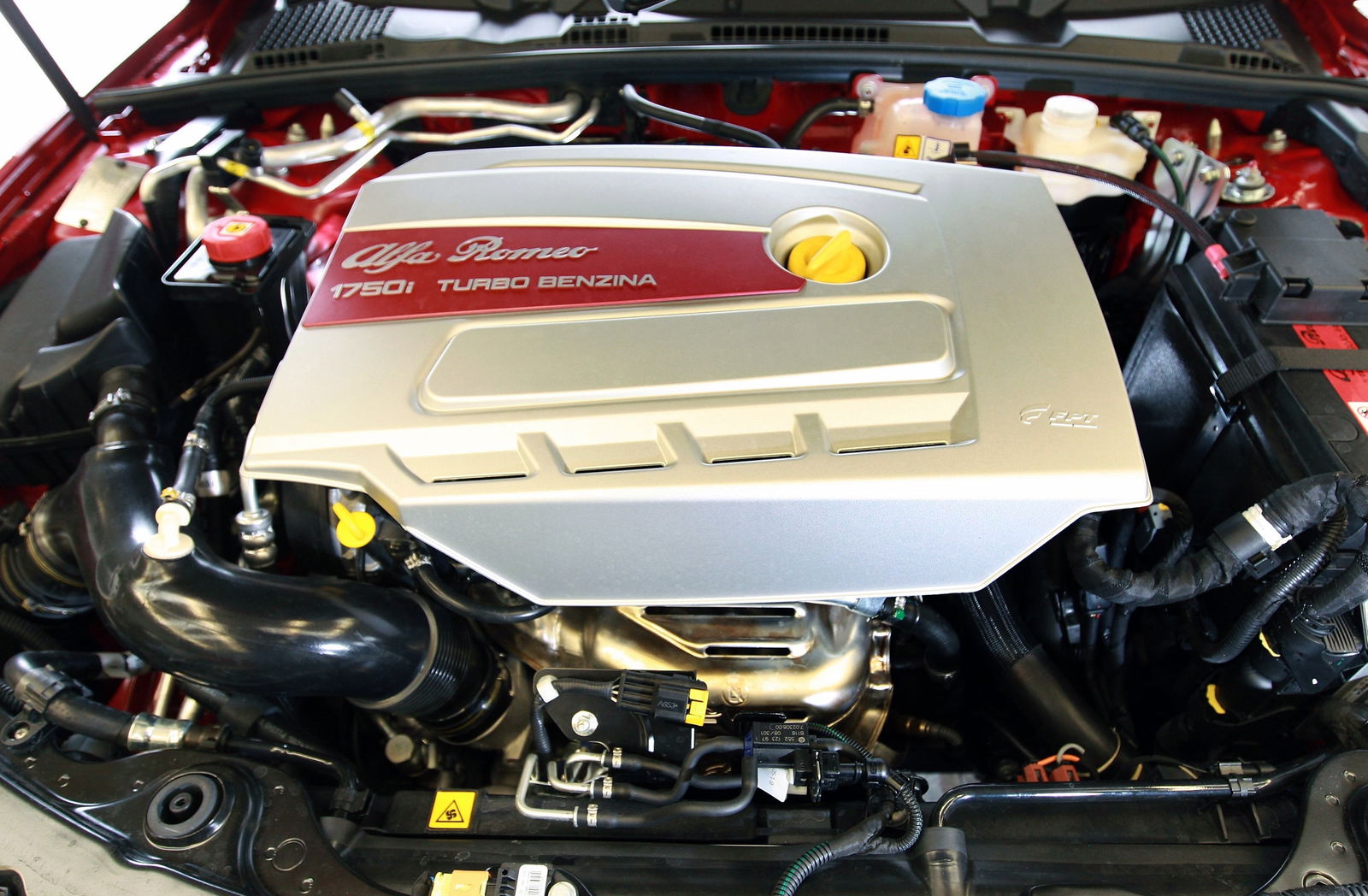 Alfa Romeo 1750 TBi petrol engine