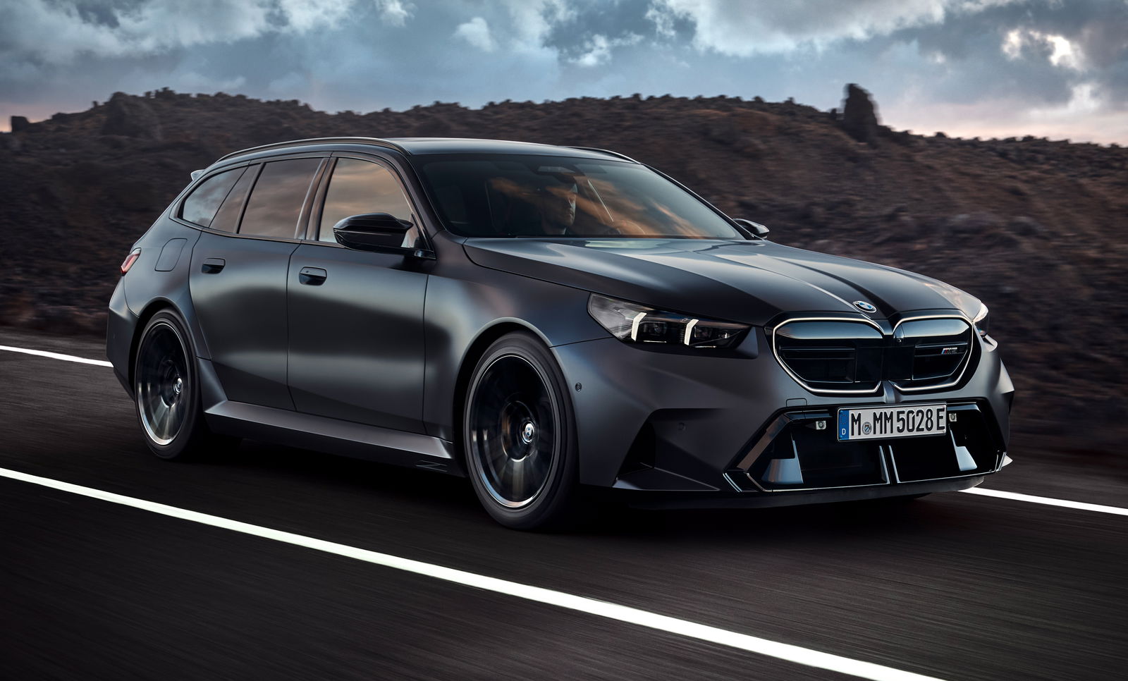 BMW M5 Touring - front
