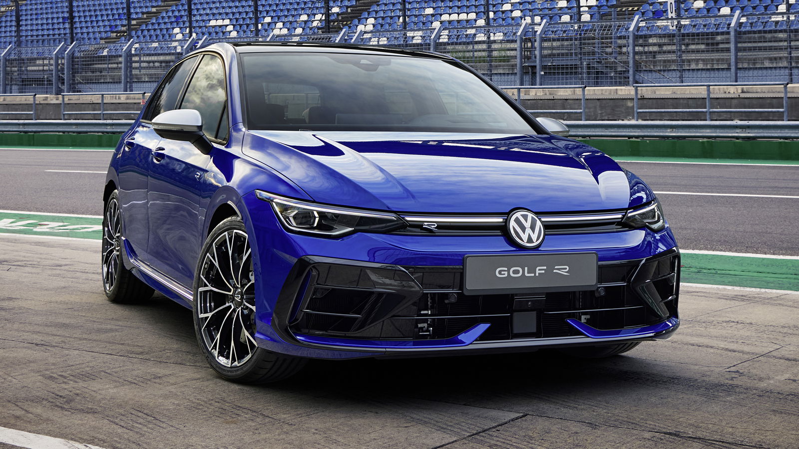2024 VW Golf R - front