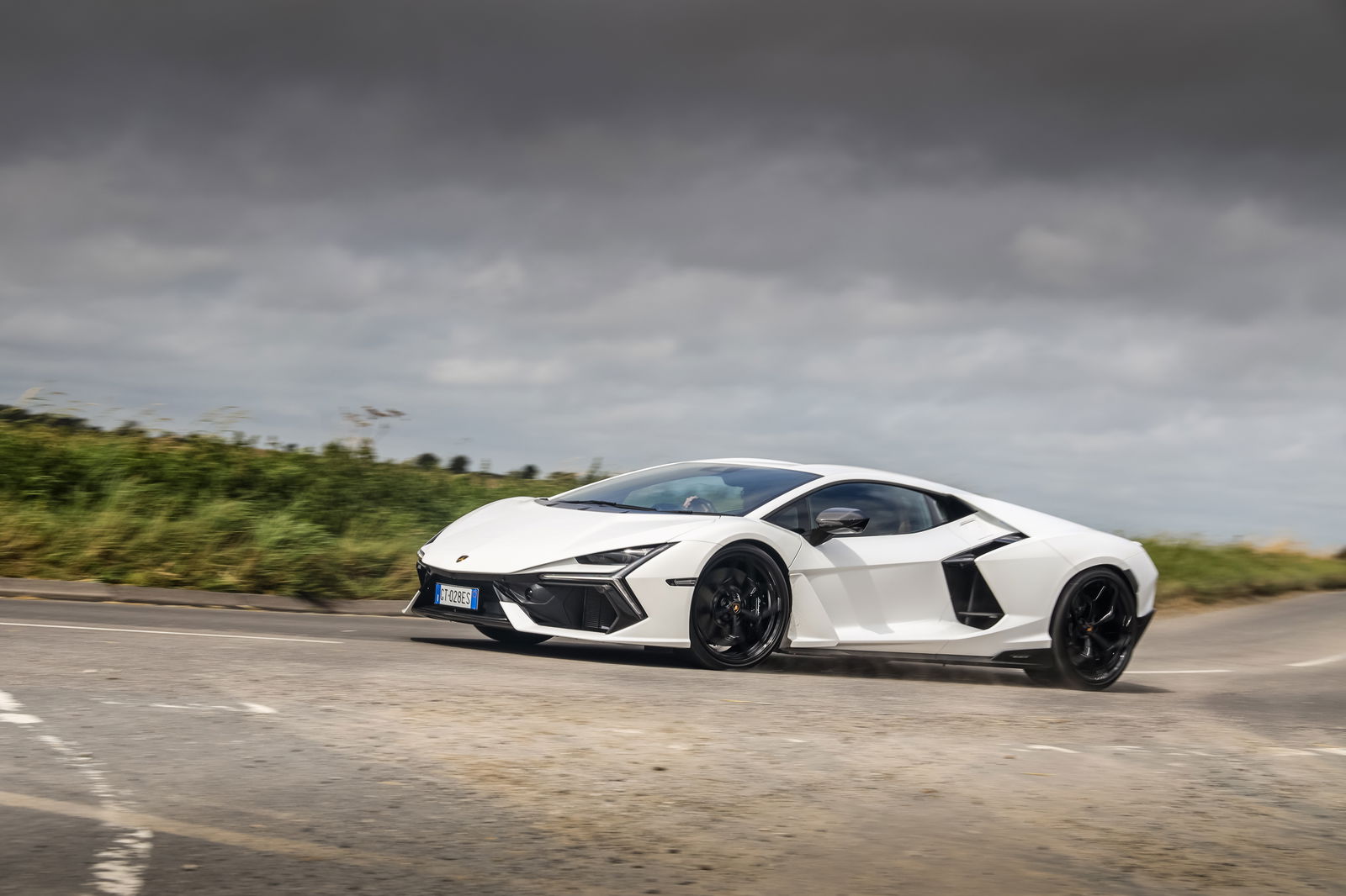 Lamborghini Revuelto - driving