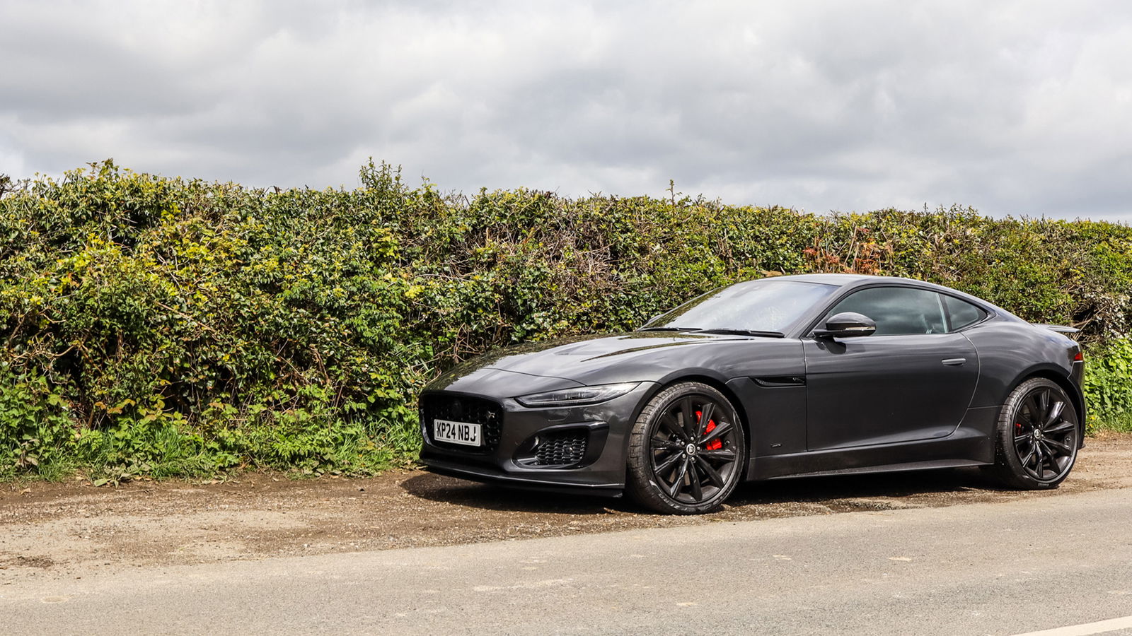 2024 Jaguar F-Type R, front 3/4, static