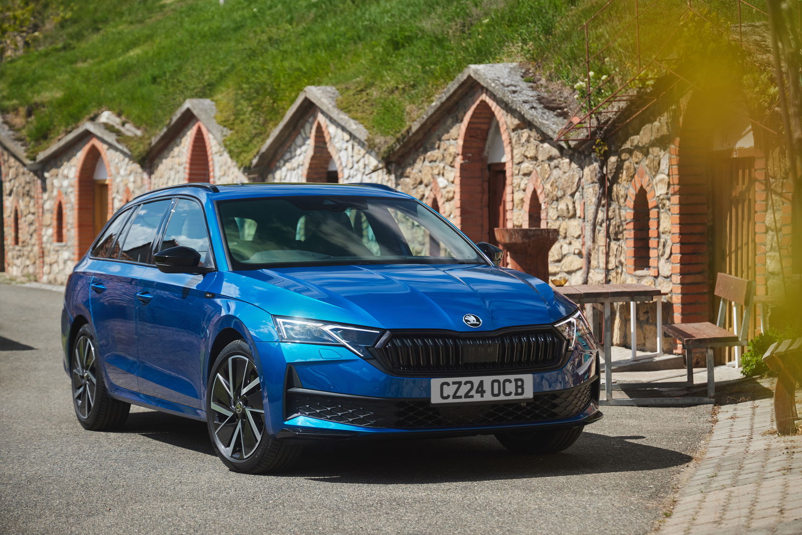 Skoda Octavia SportLine Estate - front