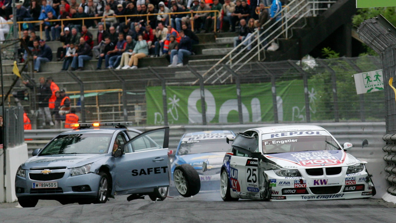 Franz Engstler hits the safety car, WTCC Pau 2009