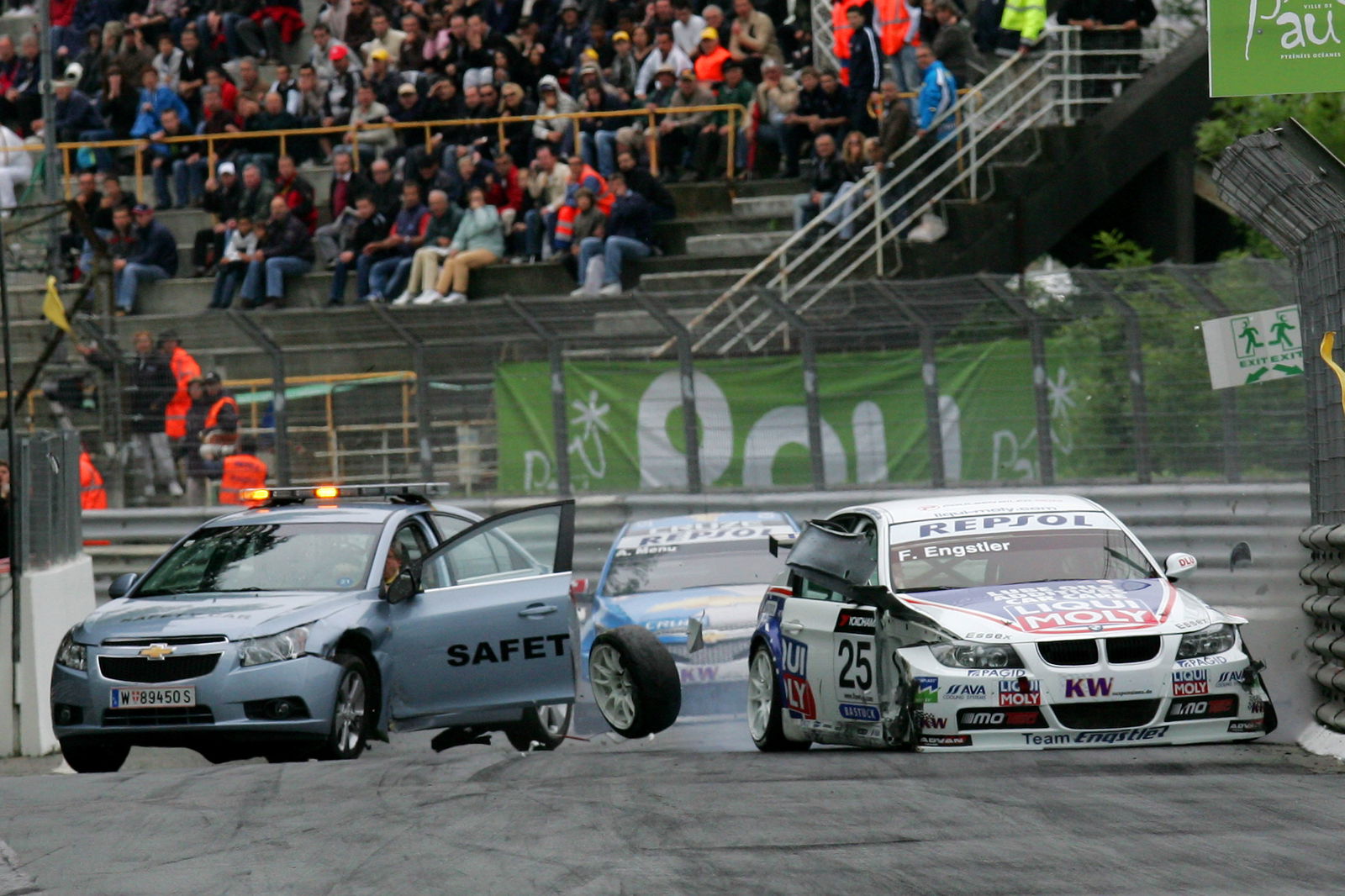 Franz Engstler hits the safety car, WTCC Pau 2009