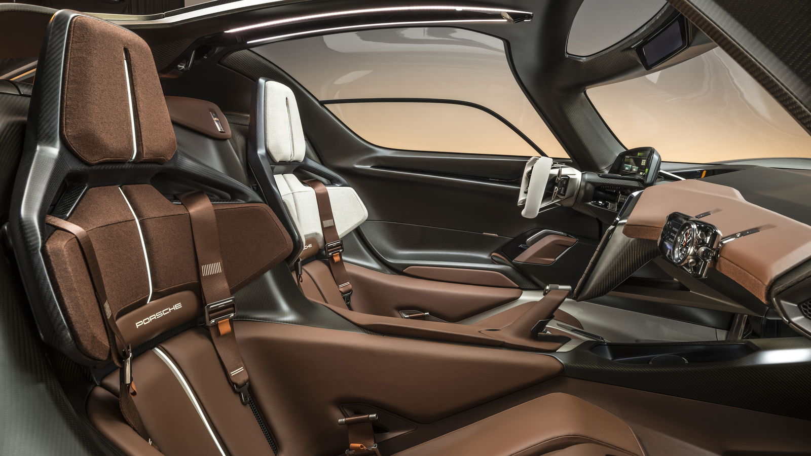 Porsche Mission X concept - interior