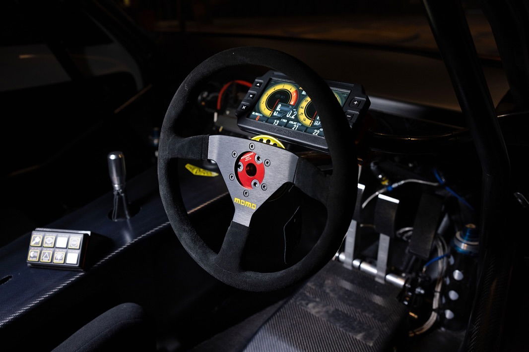 Chevron B1417, interior