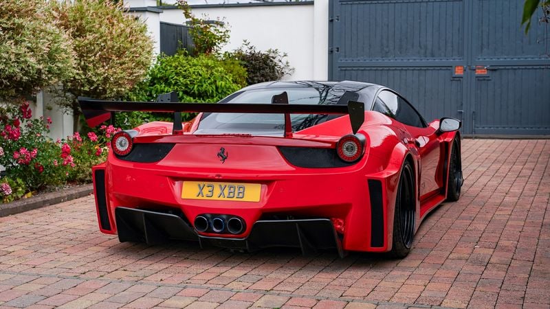 Liberty Walk Ferrari 458 Italia - side