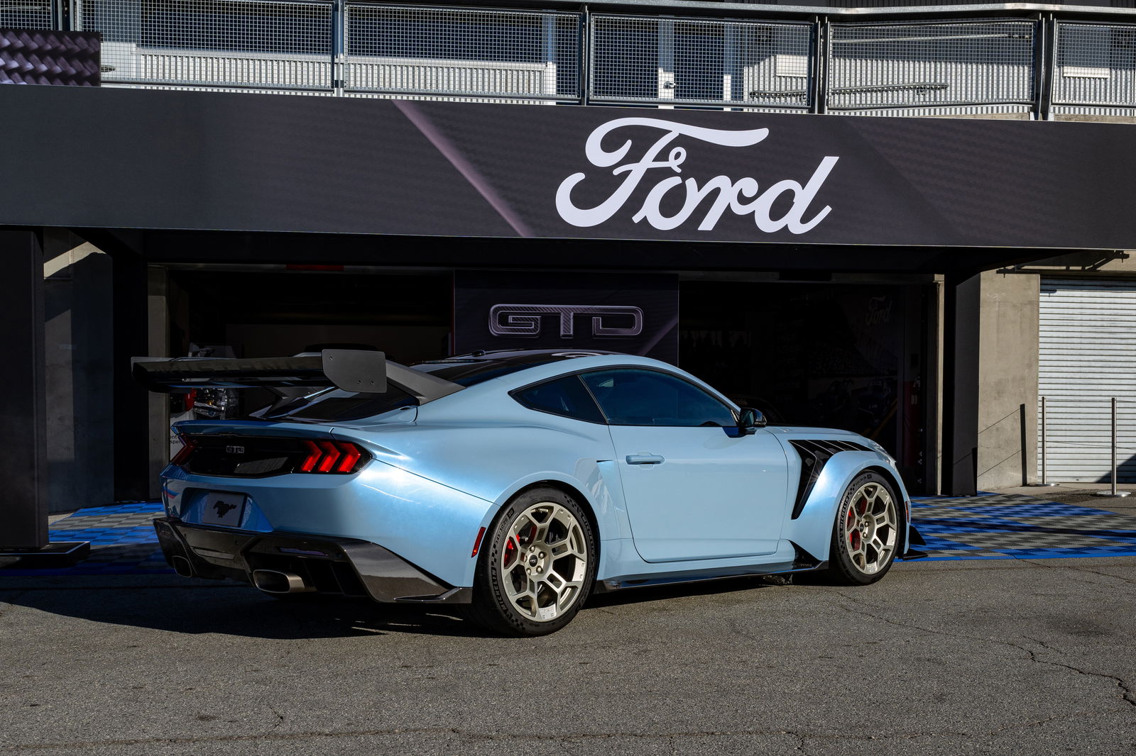 Ford Mustang GTD - rear