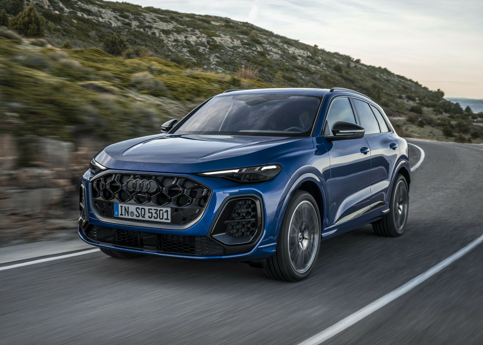 2025 Audi SQ5 - front