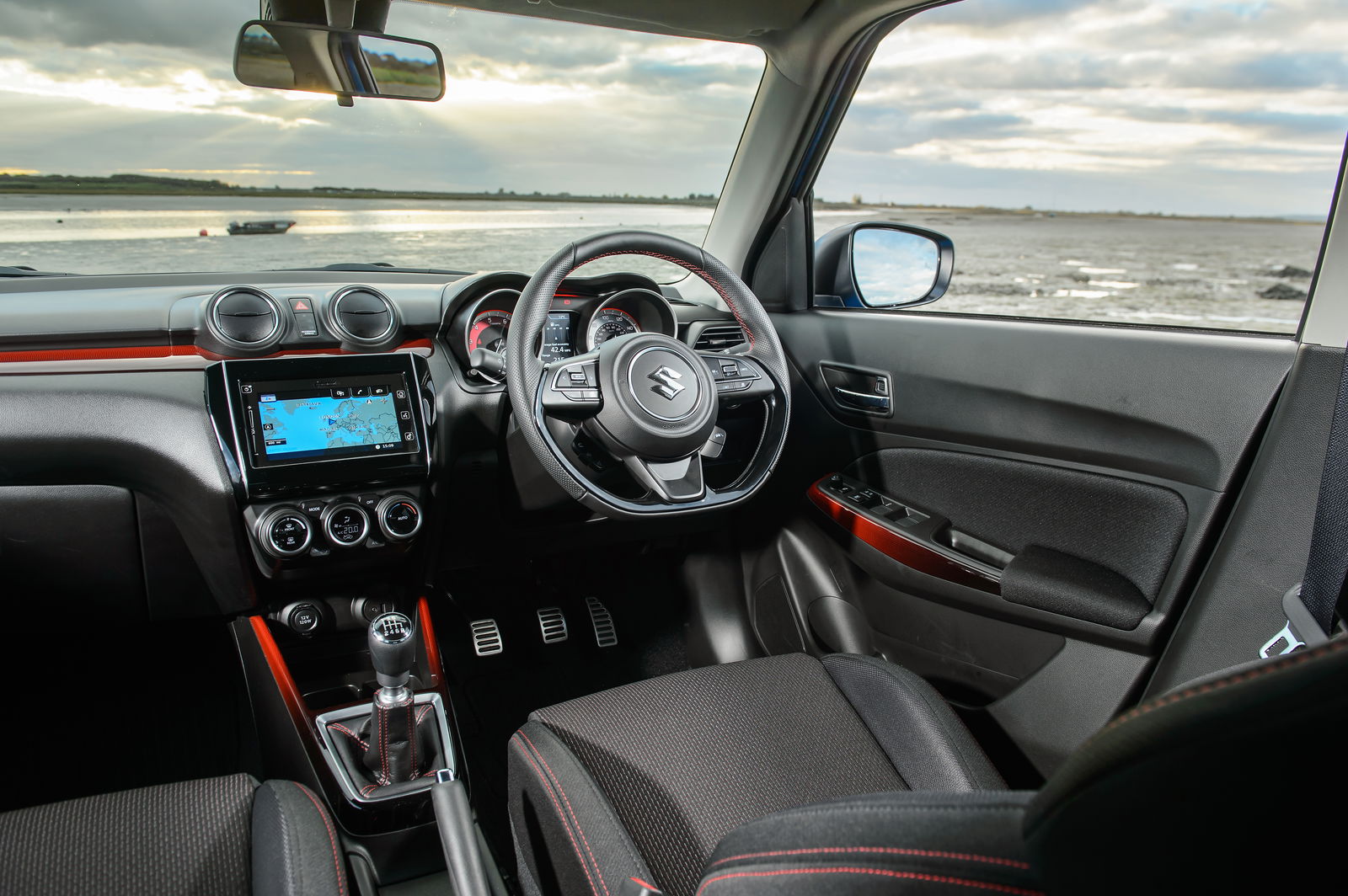 Suzuki Swift Sport - interior