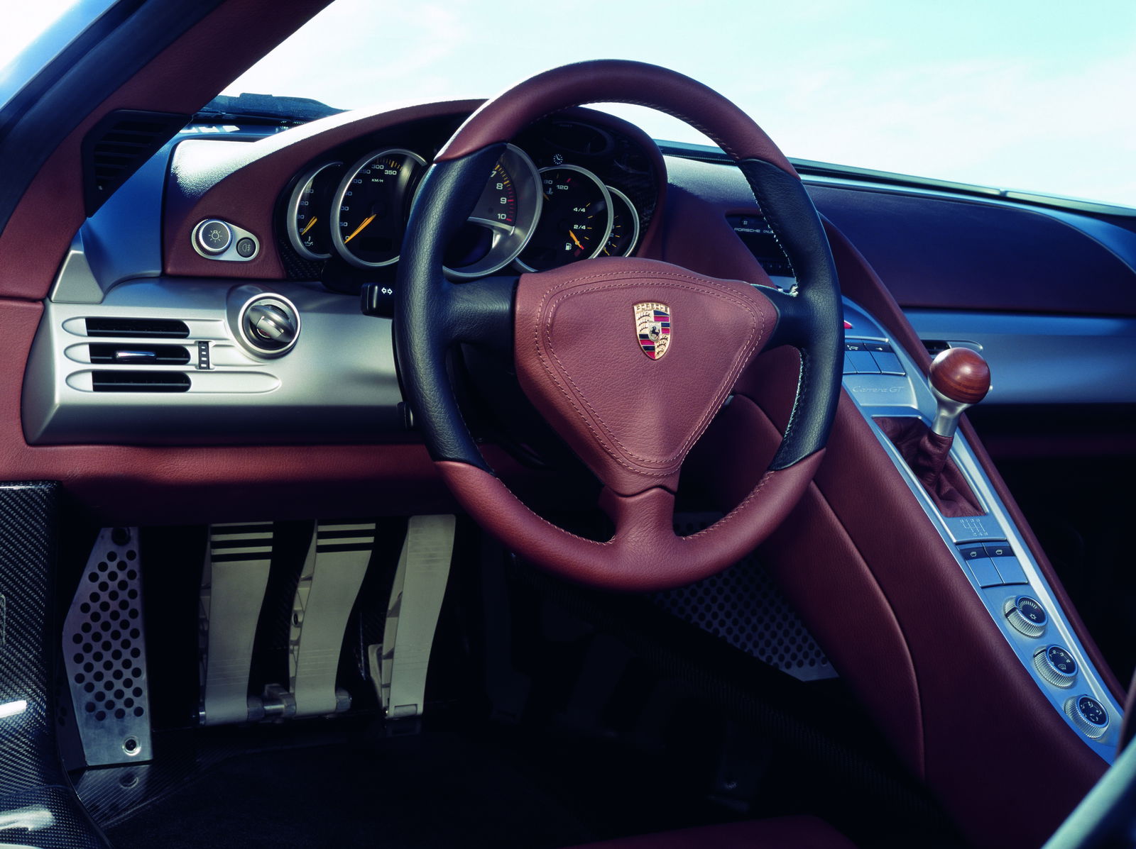 Porsche Carrera GT - interior