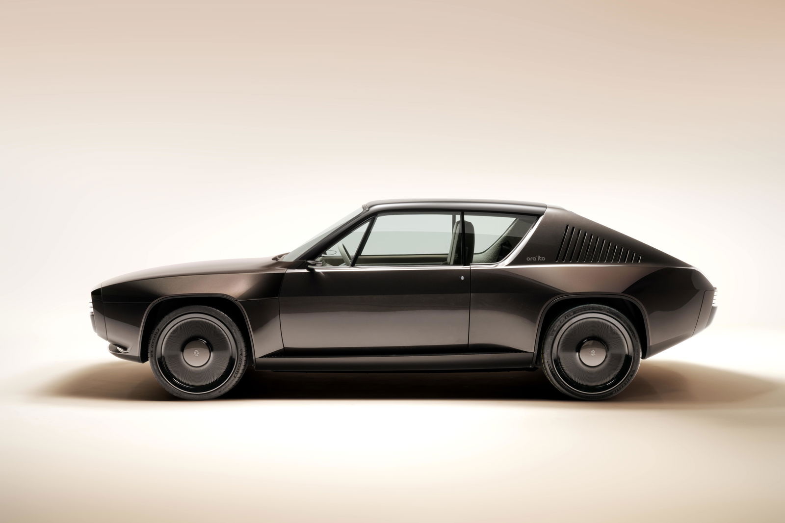 Renault 17 electric restomod - side